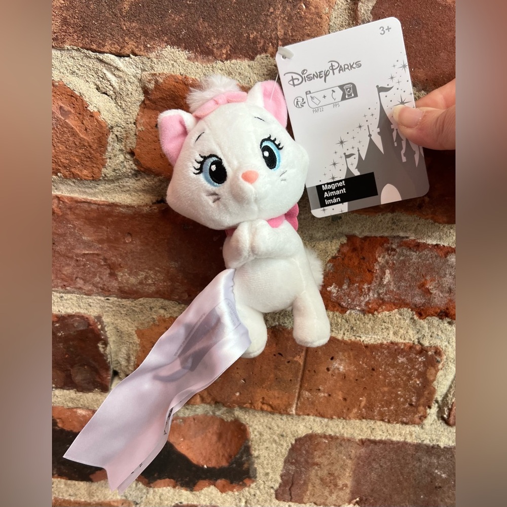 Disney Parks Aristocats Marie Cat Magnetic Plush NEW